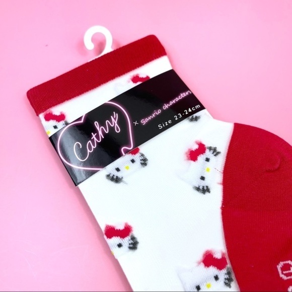 Cathy Sanrio Hello Kitty See-Through Red Mesh Socks - Picture 4 of 4